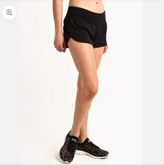 Vuori Omni Performance Black Athletic Shorts - Picture 3 of 12